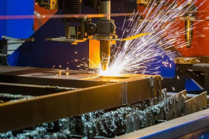 Plasma Cutting Machines Guide: Technology, Components, Key Features and Material Applications
