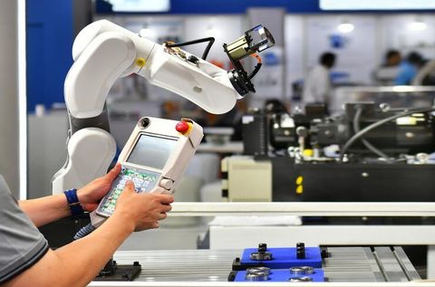 Industrielle Automatisierung erklärt: Technologien, Systeme, Anwendungen und moderne Fertigungsprozesse