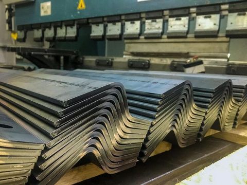 Industrielle Automatisierung erklärt: Technologien, Systeme, Anwendungen und moderne Fertigungsprozesse