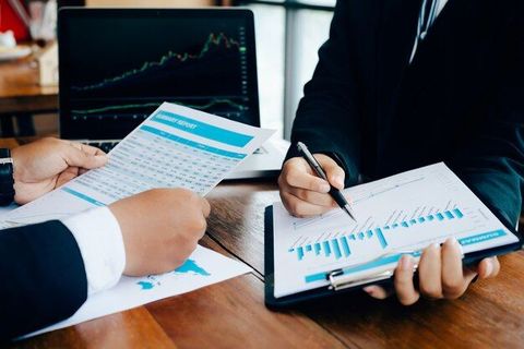 Trading Platform Explained: Key Features, Trading Tools, Account Types and Platform Selection Guidelines